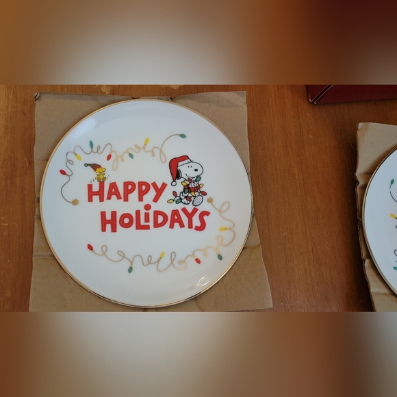 🎄 Lenox Snoopy “Happy Holidays” Accent Plates – Set of 4 – NIB 🎄 - Picture 4 of 11